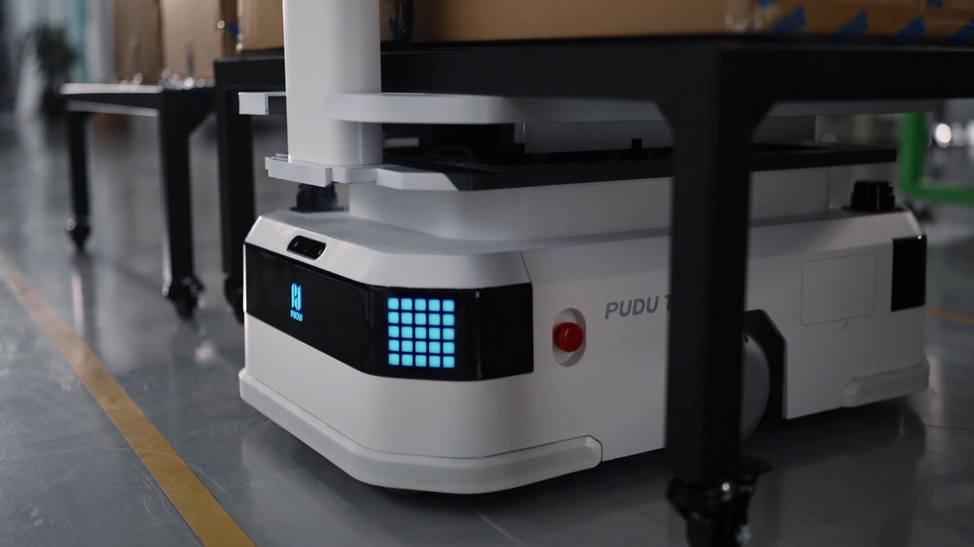 Robot T300 vận hành trong nhà máy — hình từ video hãng PUDU
